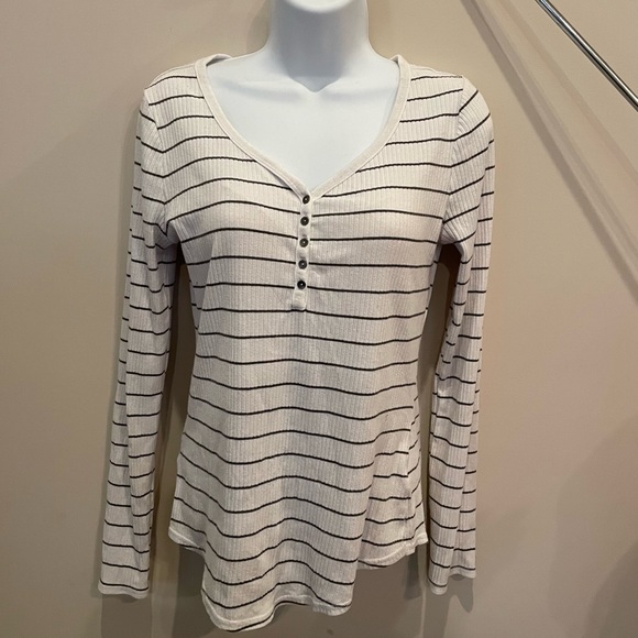 Striped V neck long sleeve shirt - Picture 2 of 9